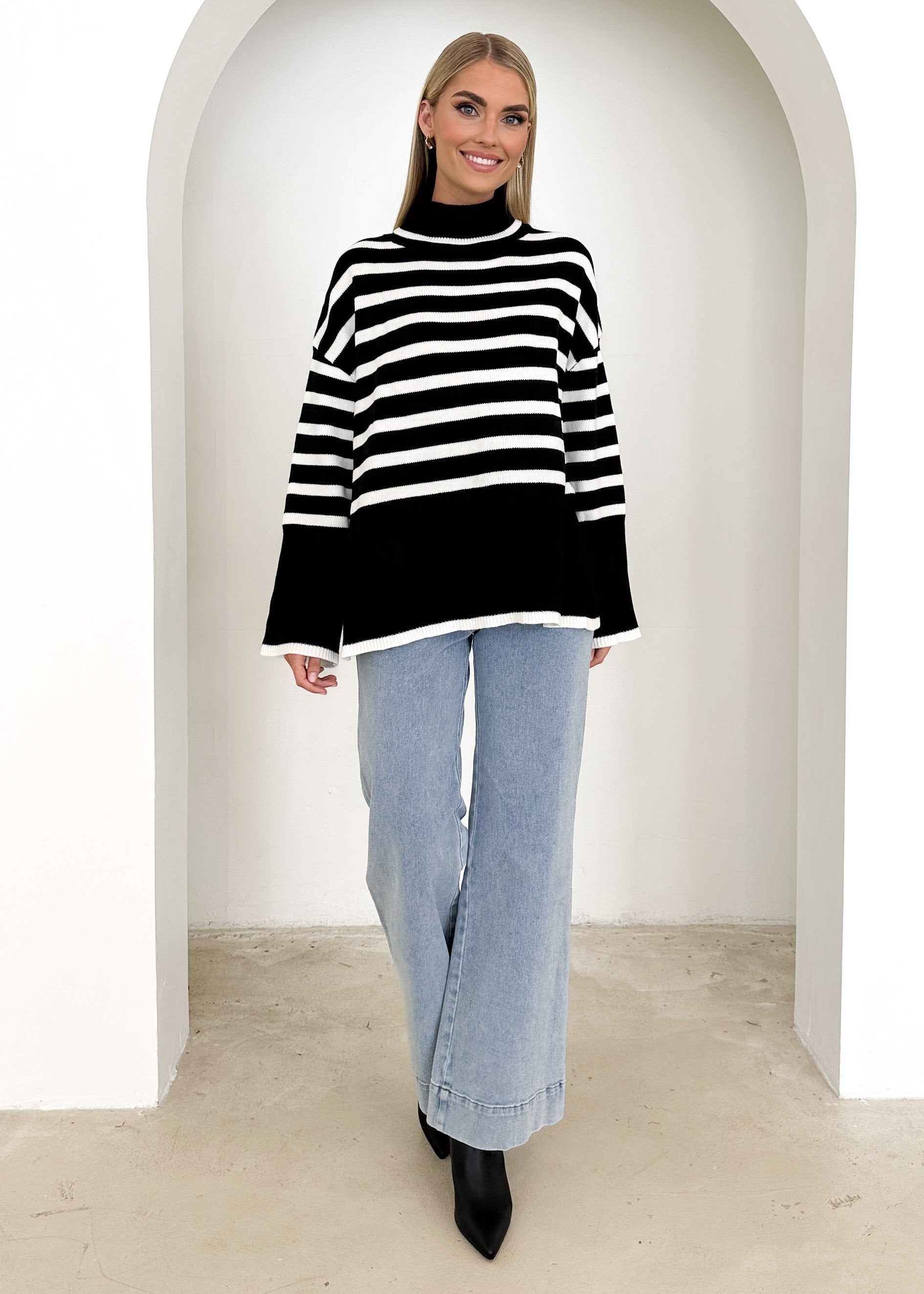 Klossy Sweater - Black Stripe
