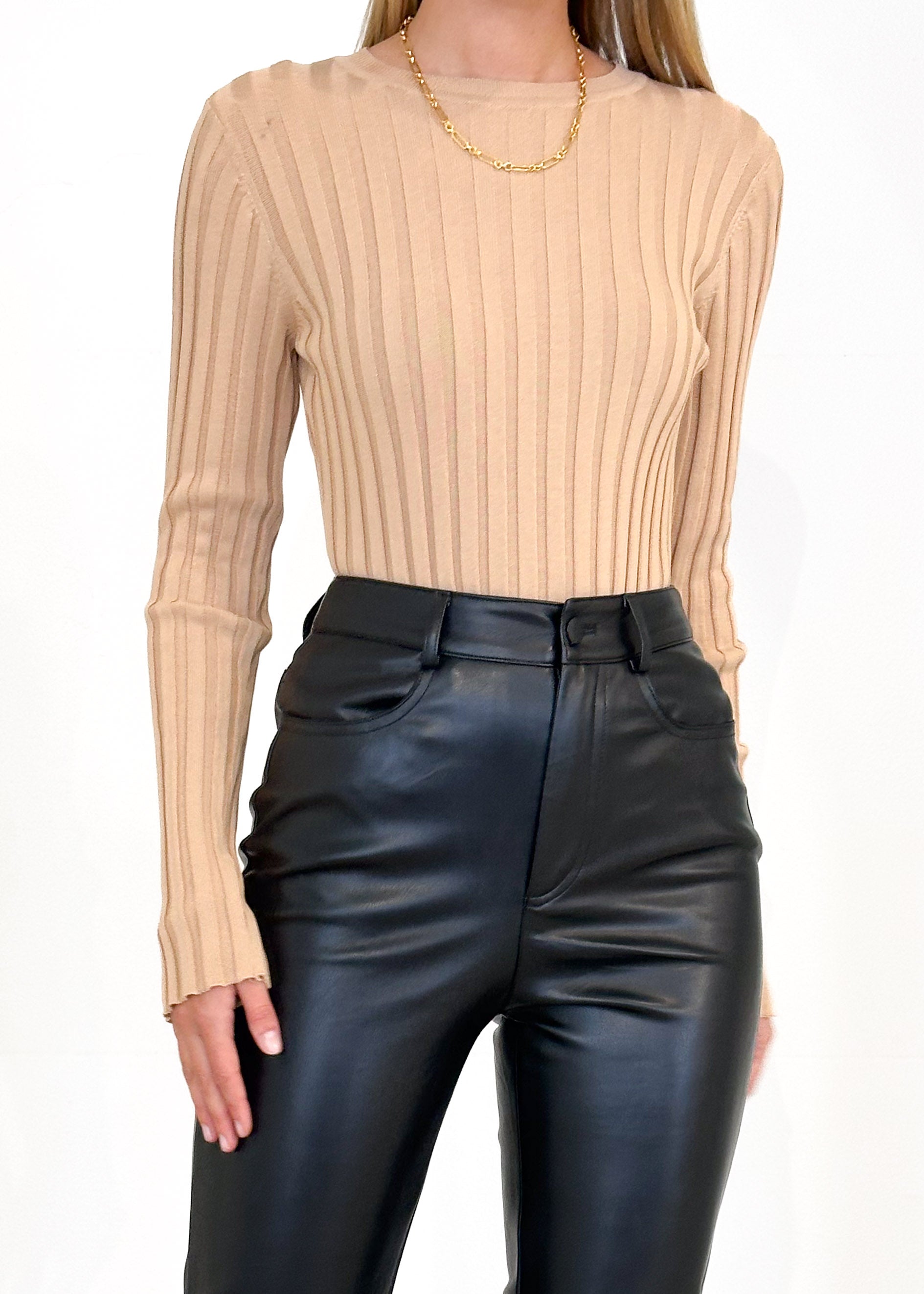 Erikah Leather Look Pants - Black