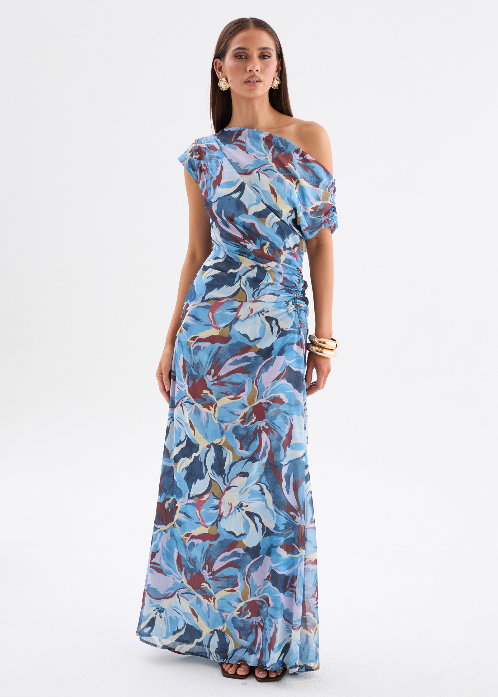 olsen maxi dress Off Shoulder Color:BLUESTAR red-collection The dress has a Green Velvet Bodycon Dress