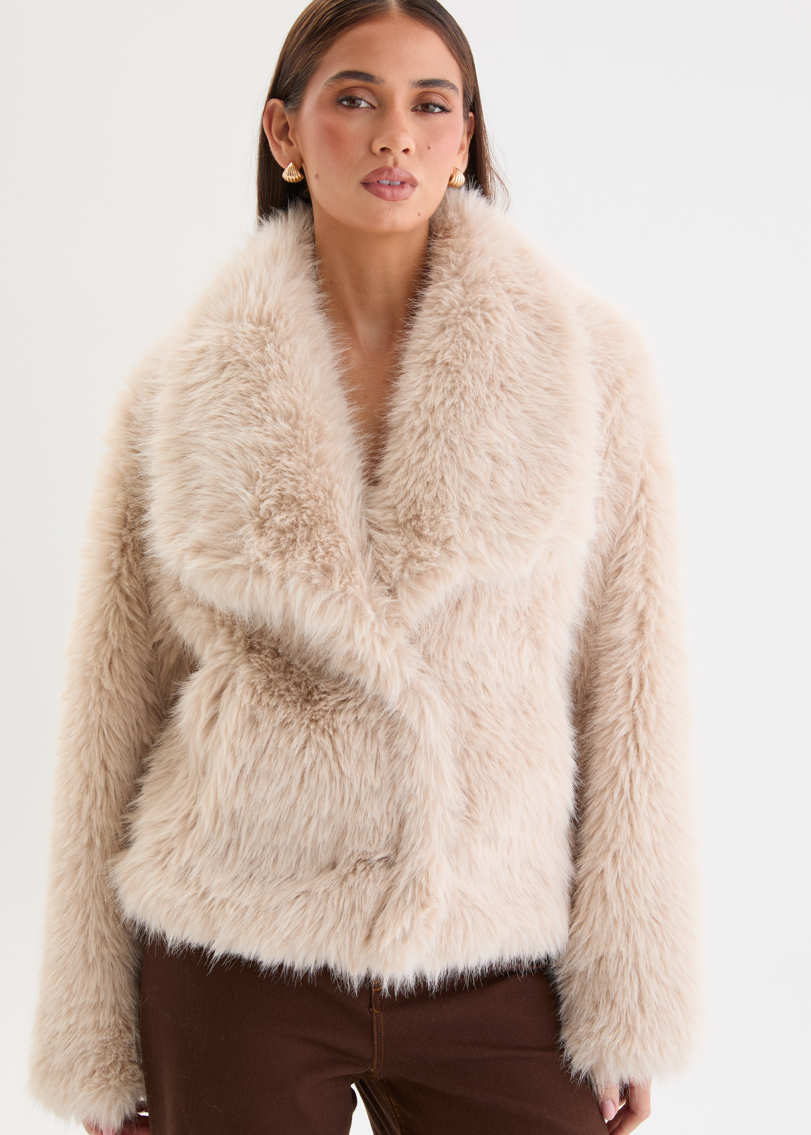 Maeve Faux Fur Cropped Jacket - Beige – Gingham & Heels