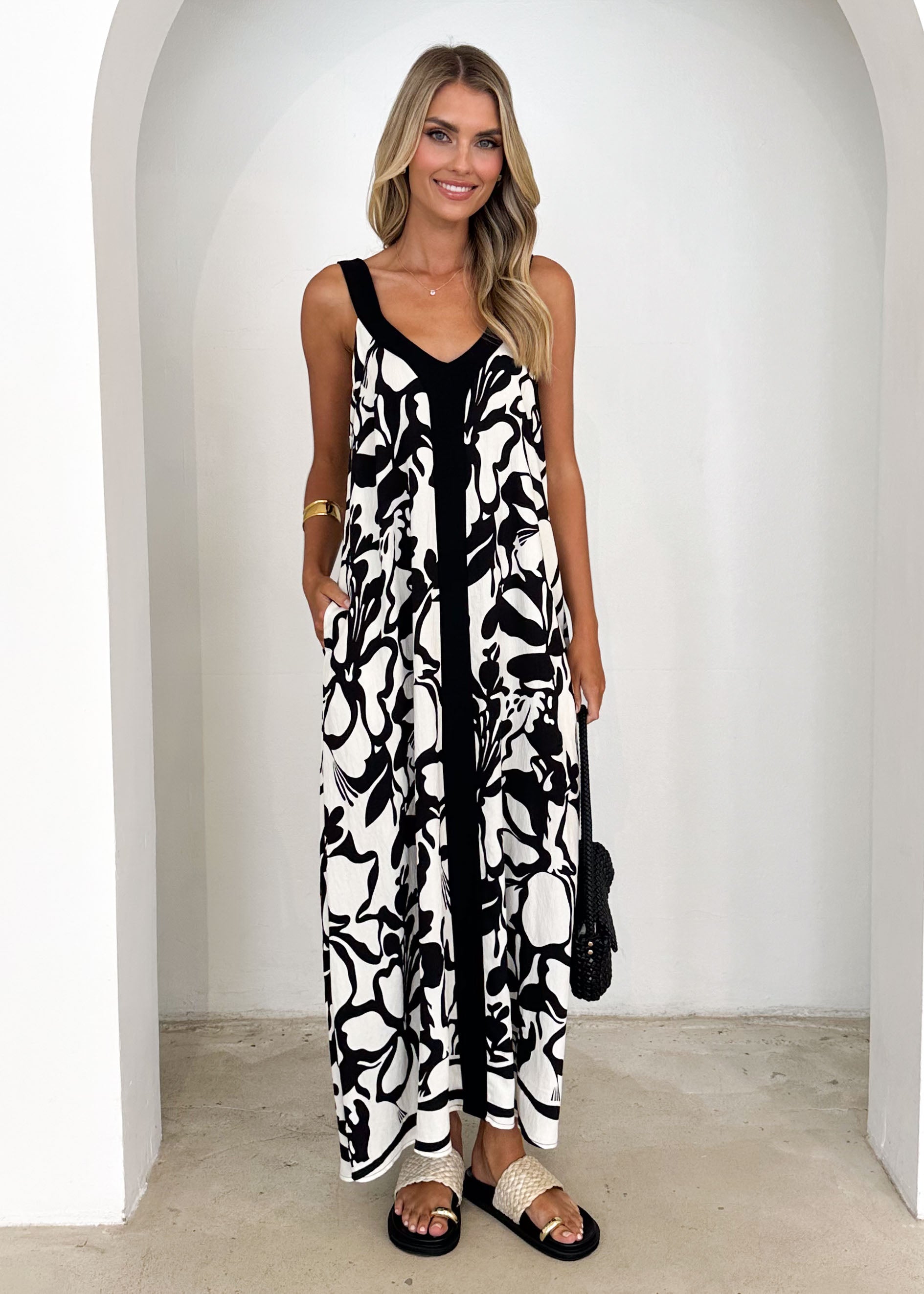 Quartz Maxi Dress - Black Abstract