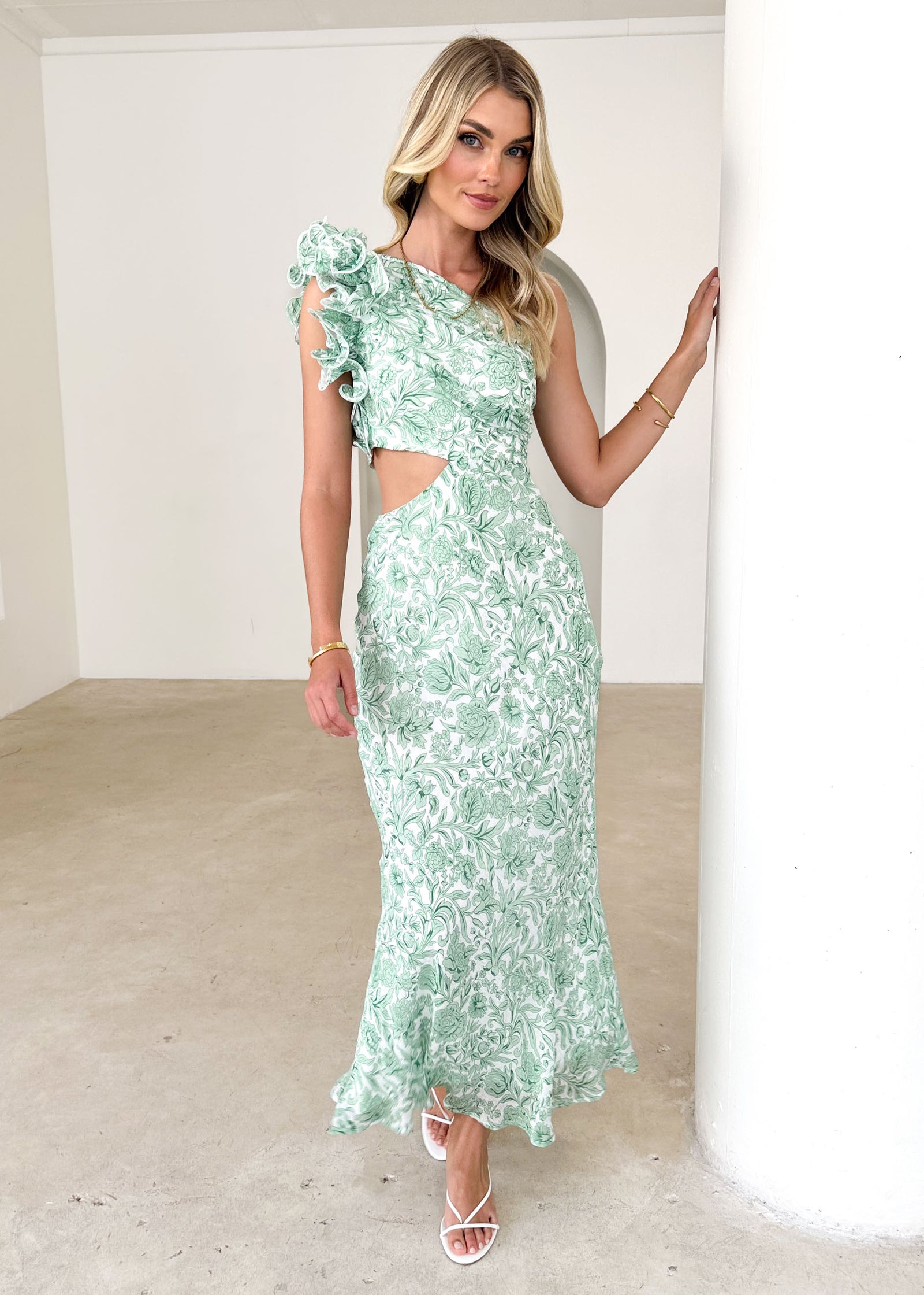pale green floral dress Berylove Women Ruffles Tiered Bridesmaid Dress with Slit Green Floral A Line Maxi Wedding Party Guest Dress, Green / US24W