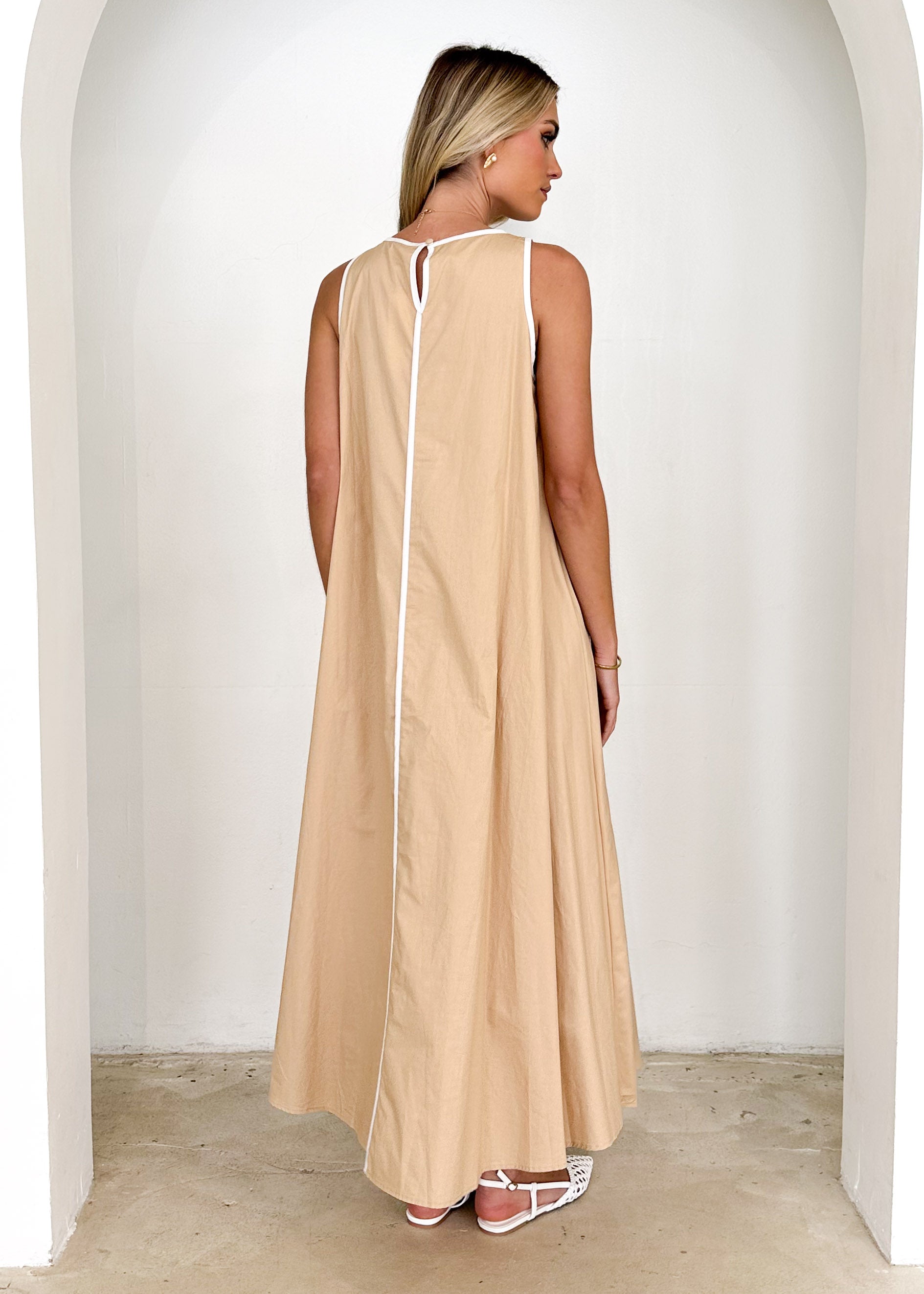 Pantigo Maxi Dress - Beige