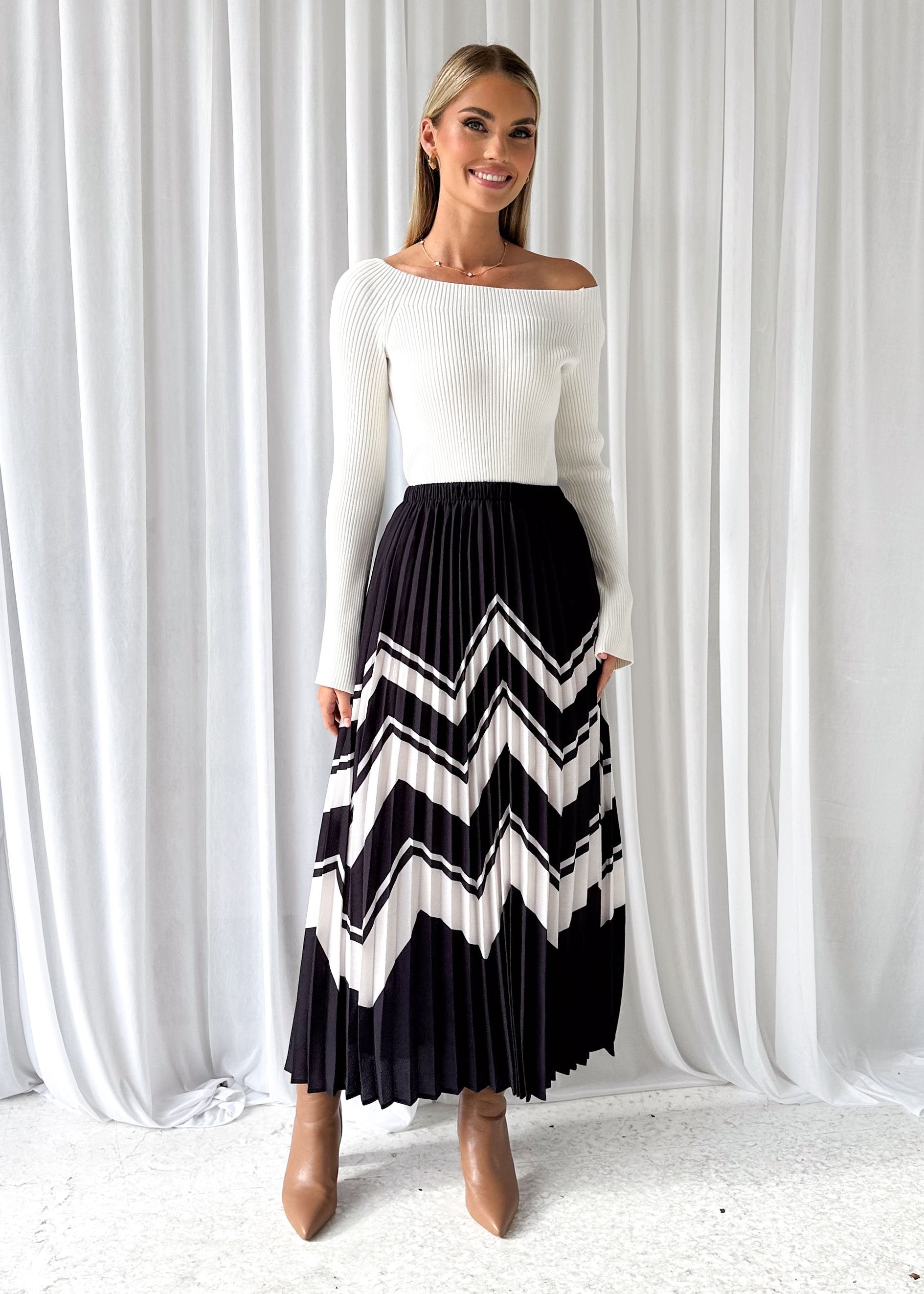 Siklsa Maxi Skirt - Navy Aztec