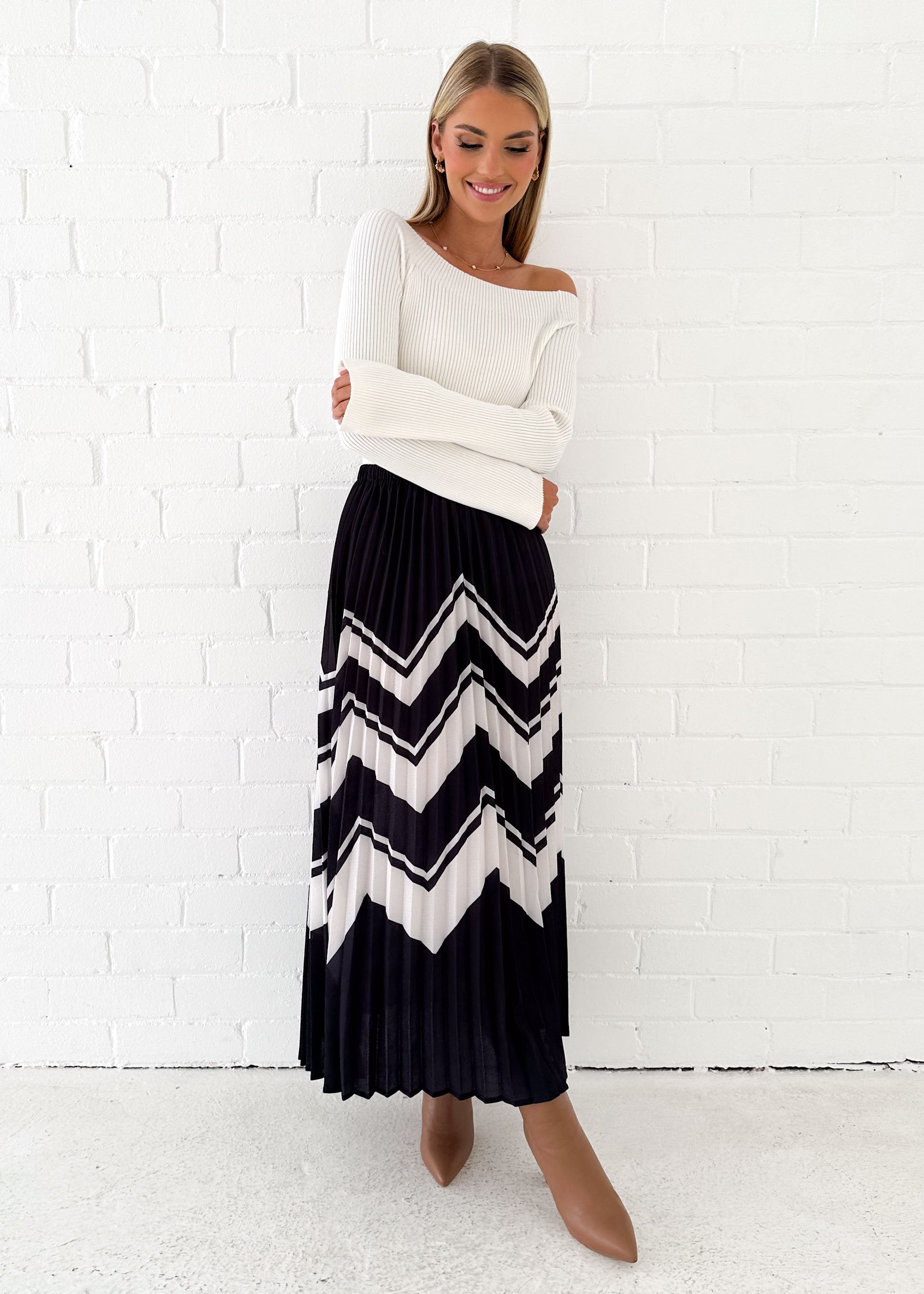 Siklsa Maxi Skirt - Navy Aztec