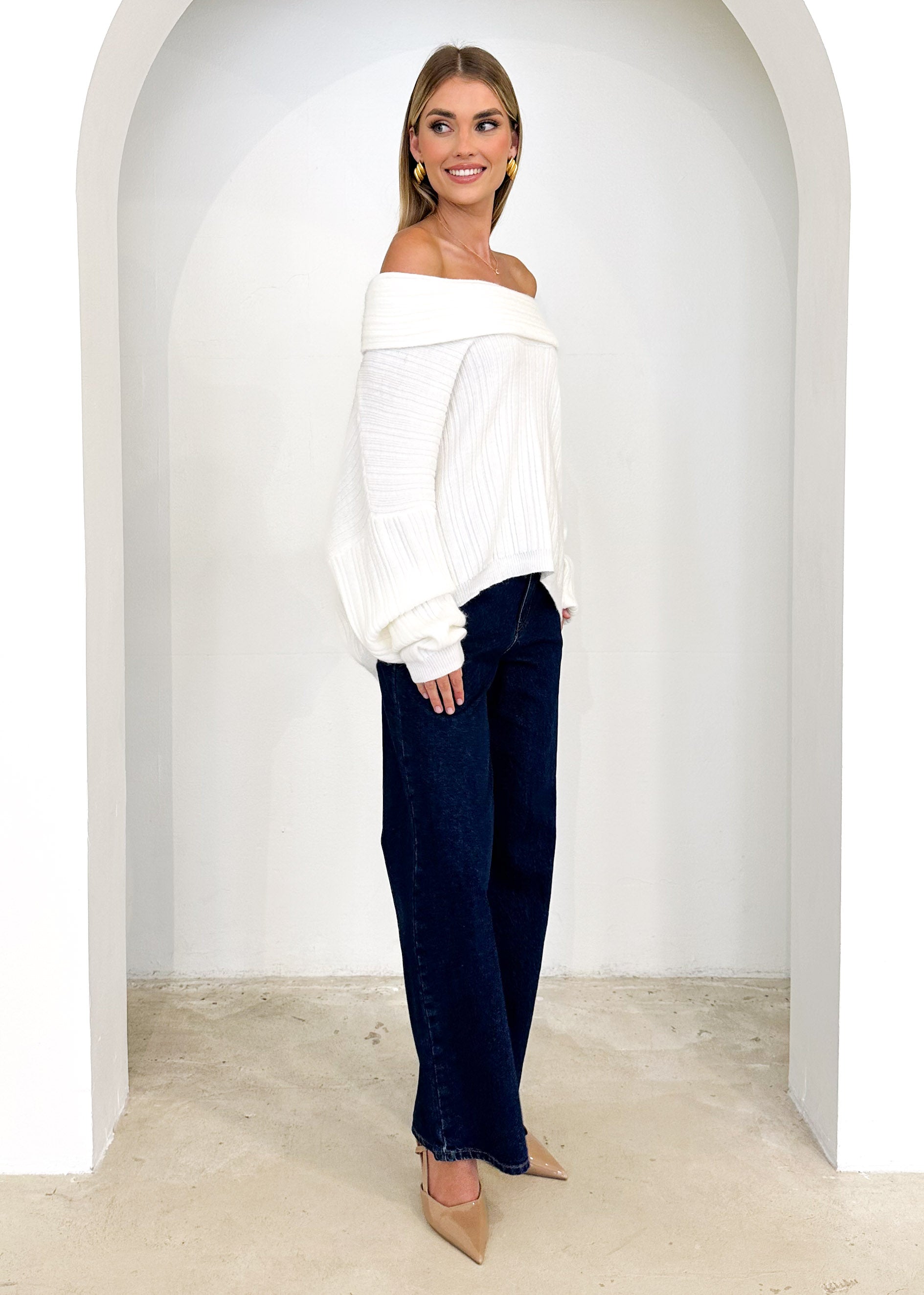 Litra Off Shoulder Sweater - Cream