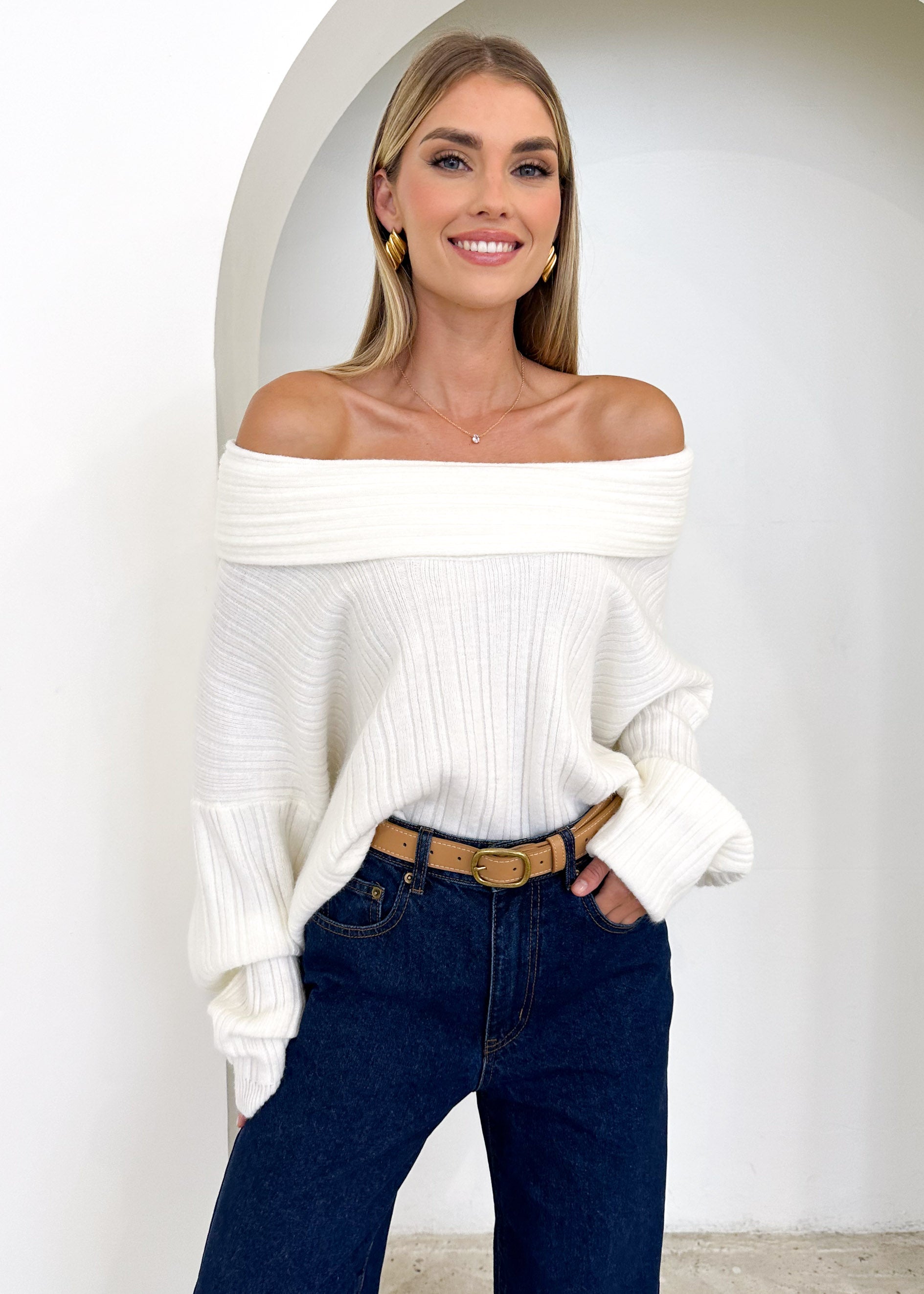 Litra Off Shoulder Sweater - Cream