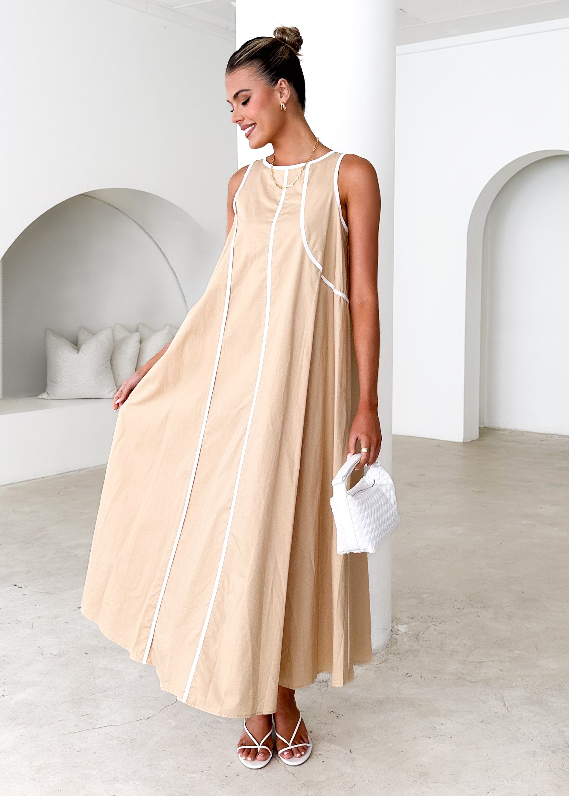 Pantigo Maxi Dress - Beige