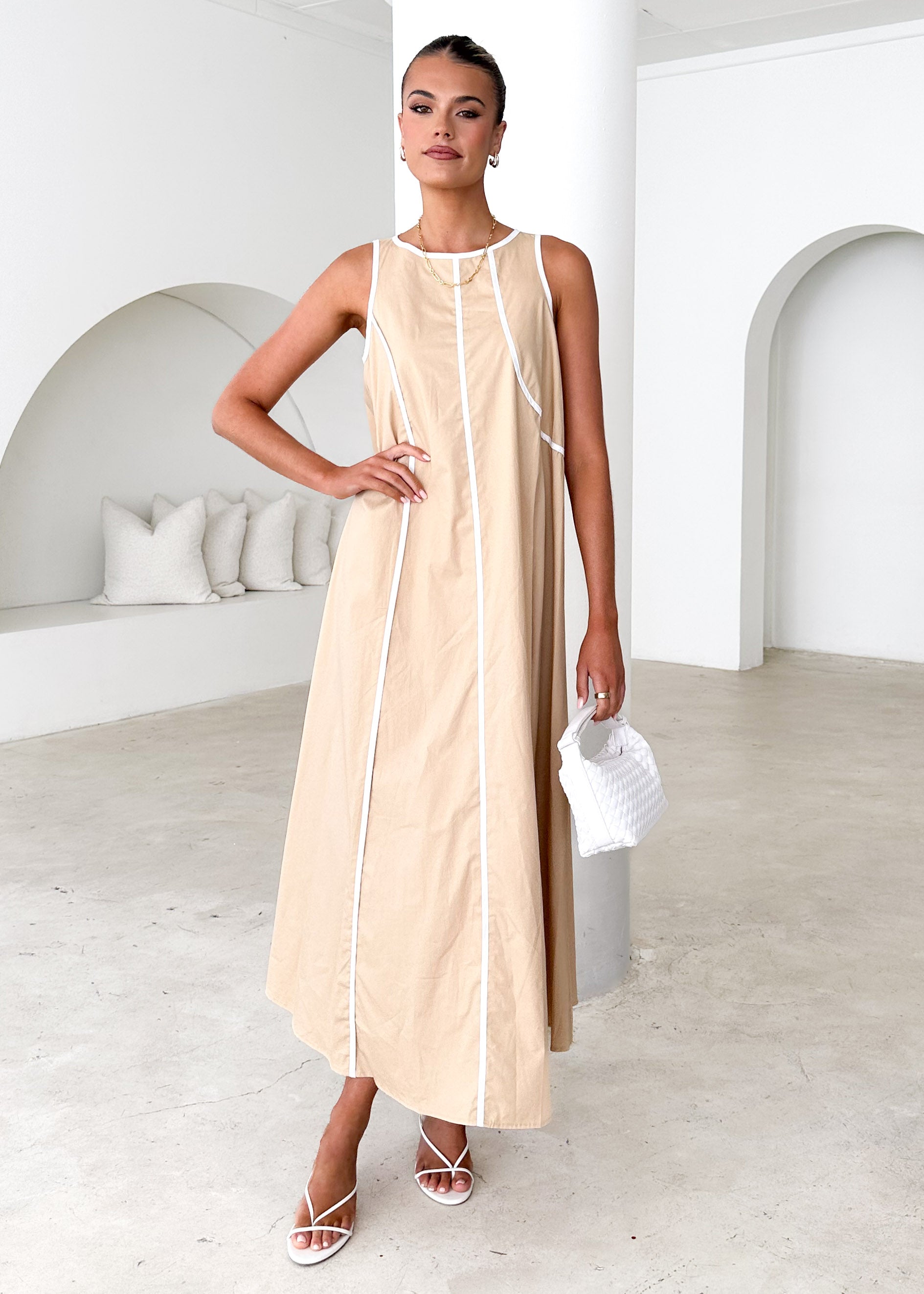 Pantigo Maxi Dress - Beige