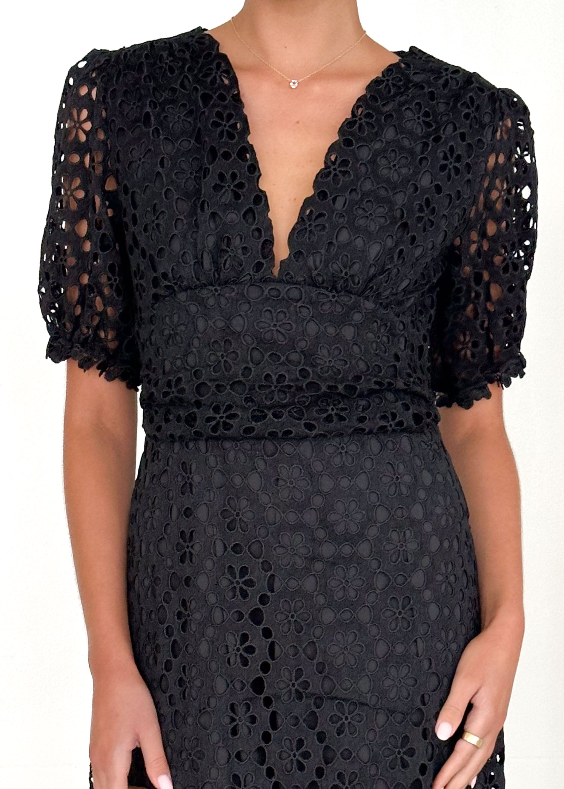 Jahra Lace Midi Dress - Black