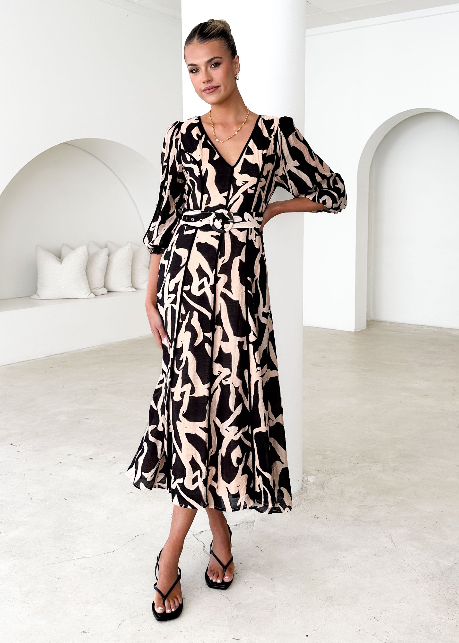 Mimska Midi Dress - Black Abstract