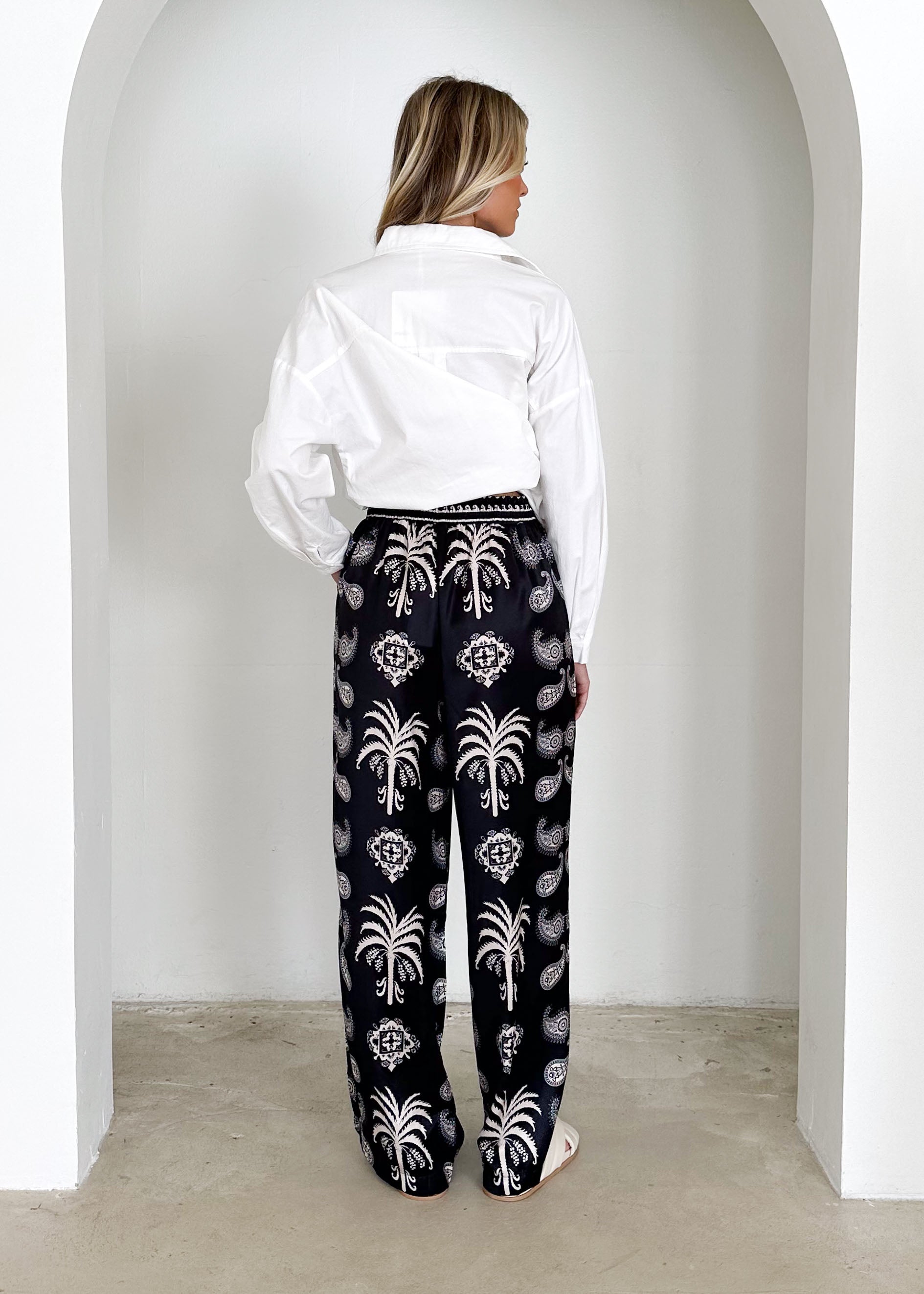 Oltoe Pants - Black Abstract