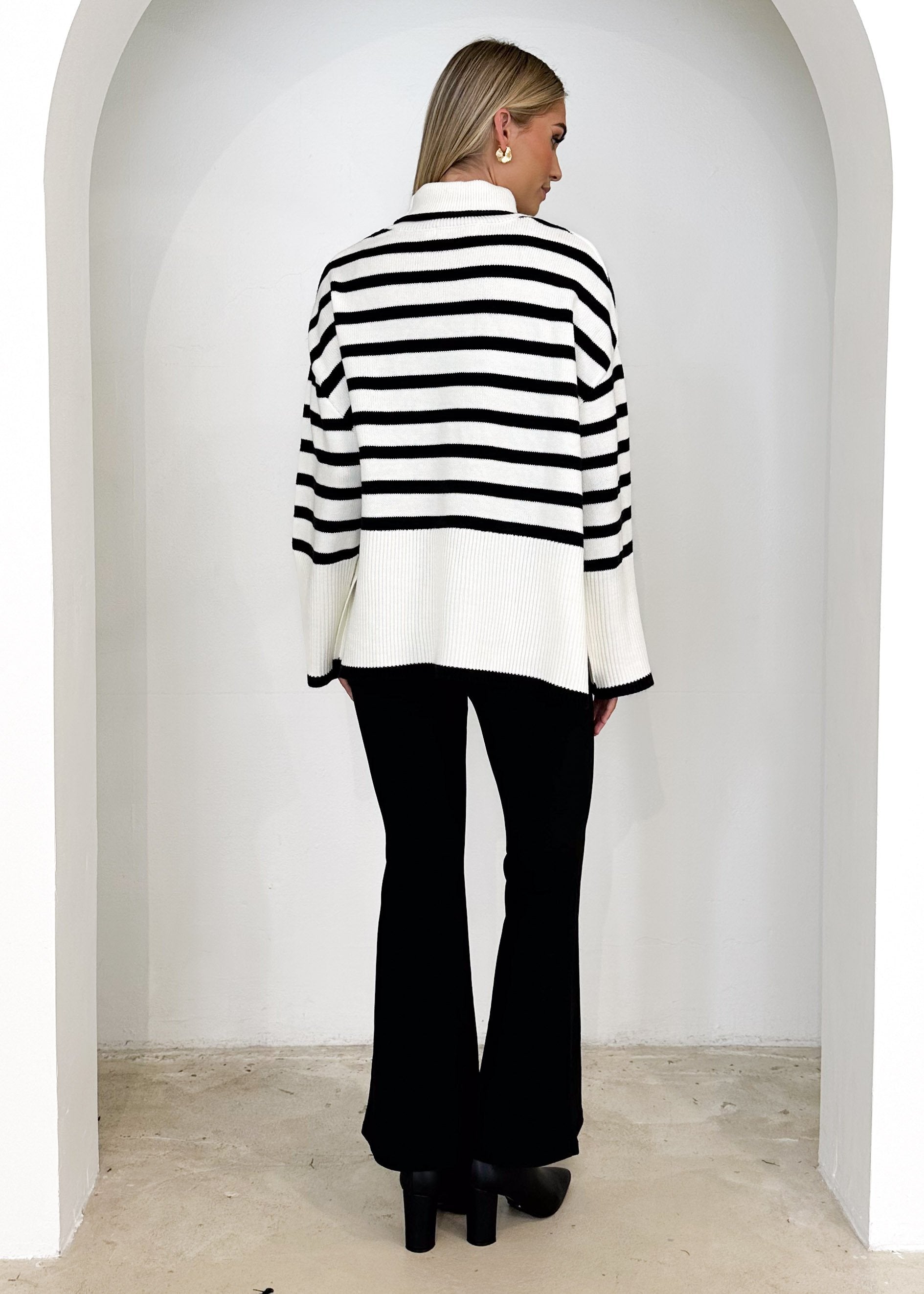 Klossy Sweater - White Stripe