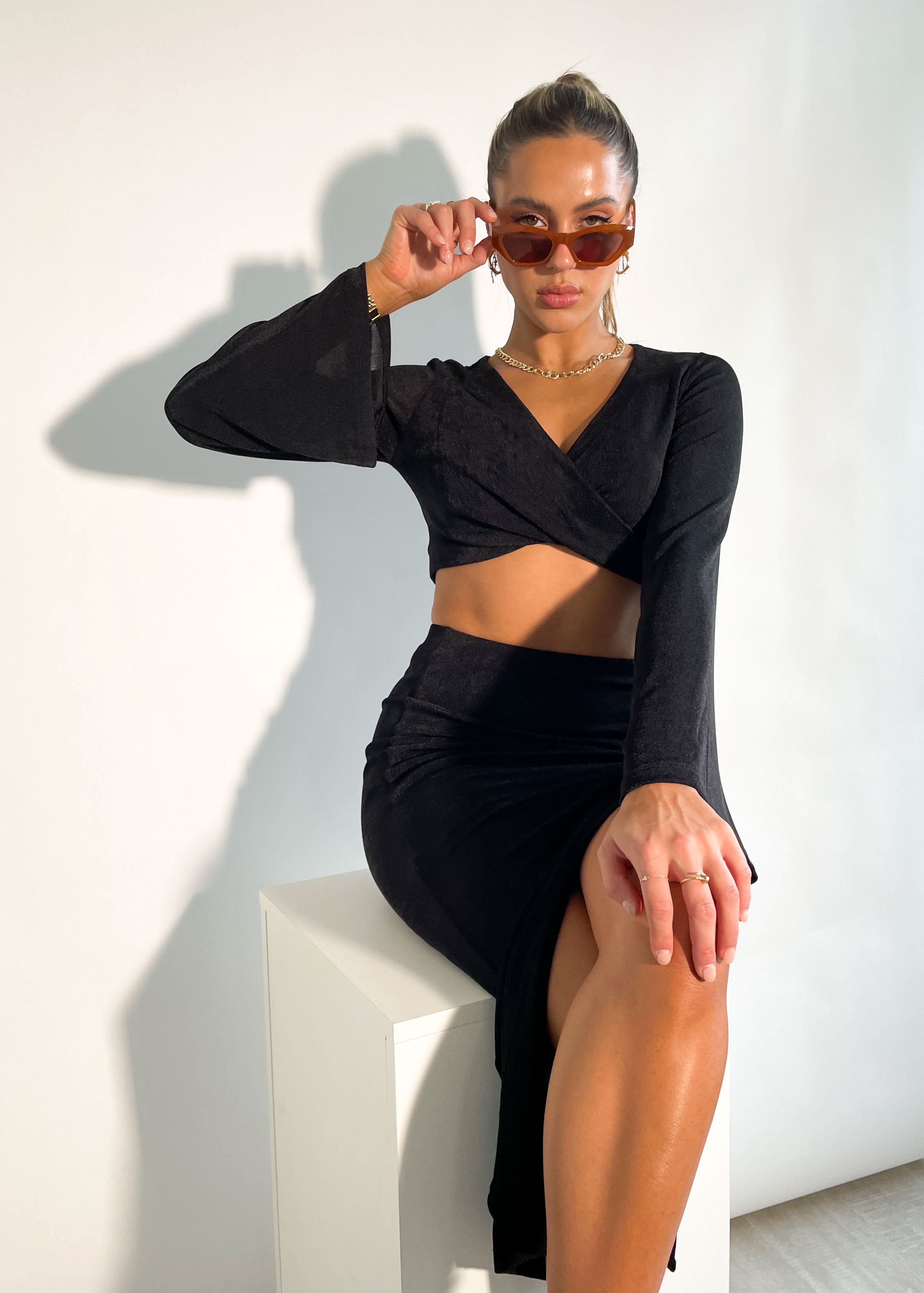 Levitate Twist Crop - Black