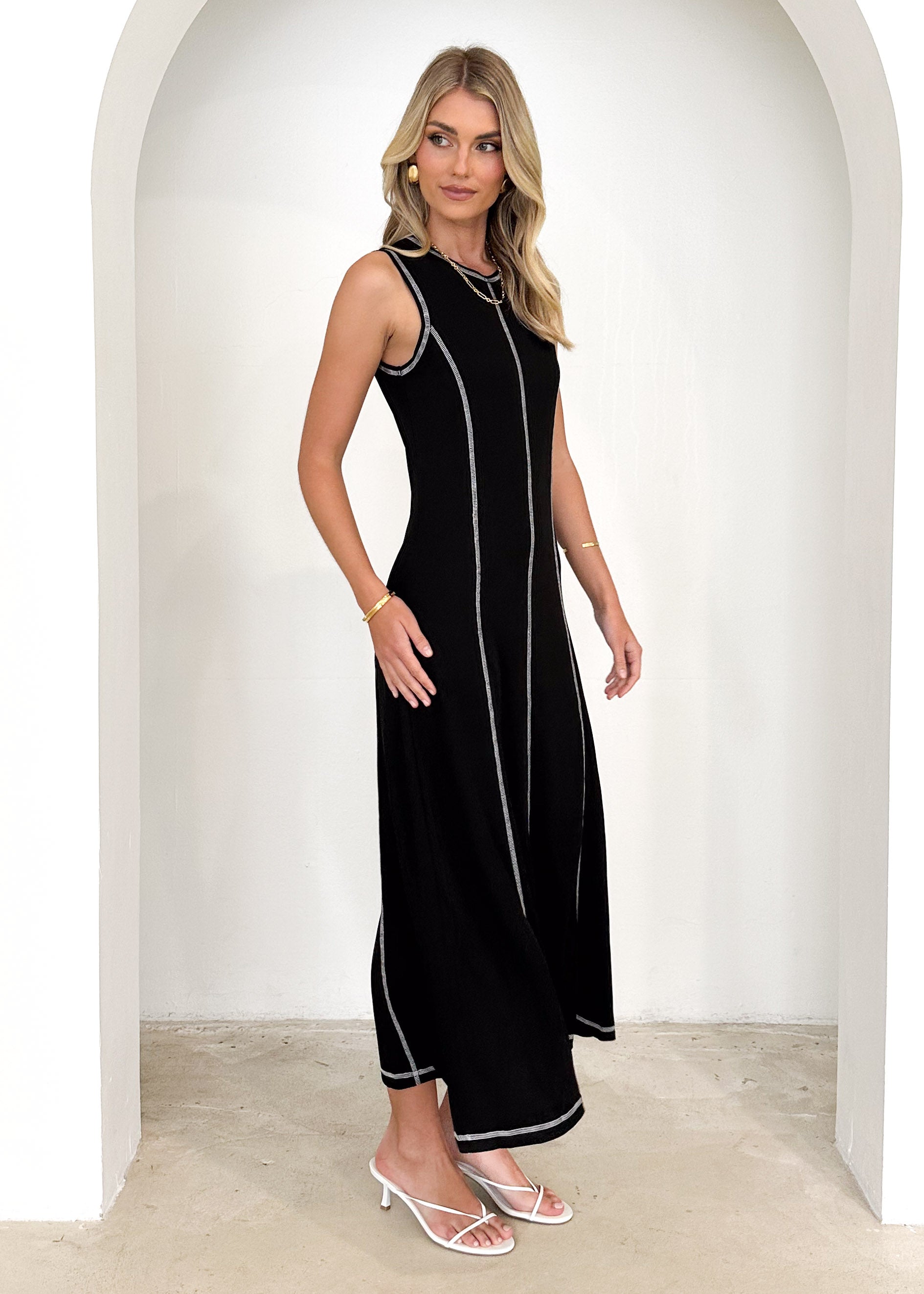 Beroinio Knit Maxi Dress - Black