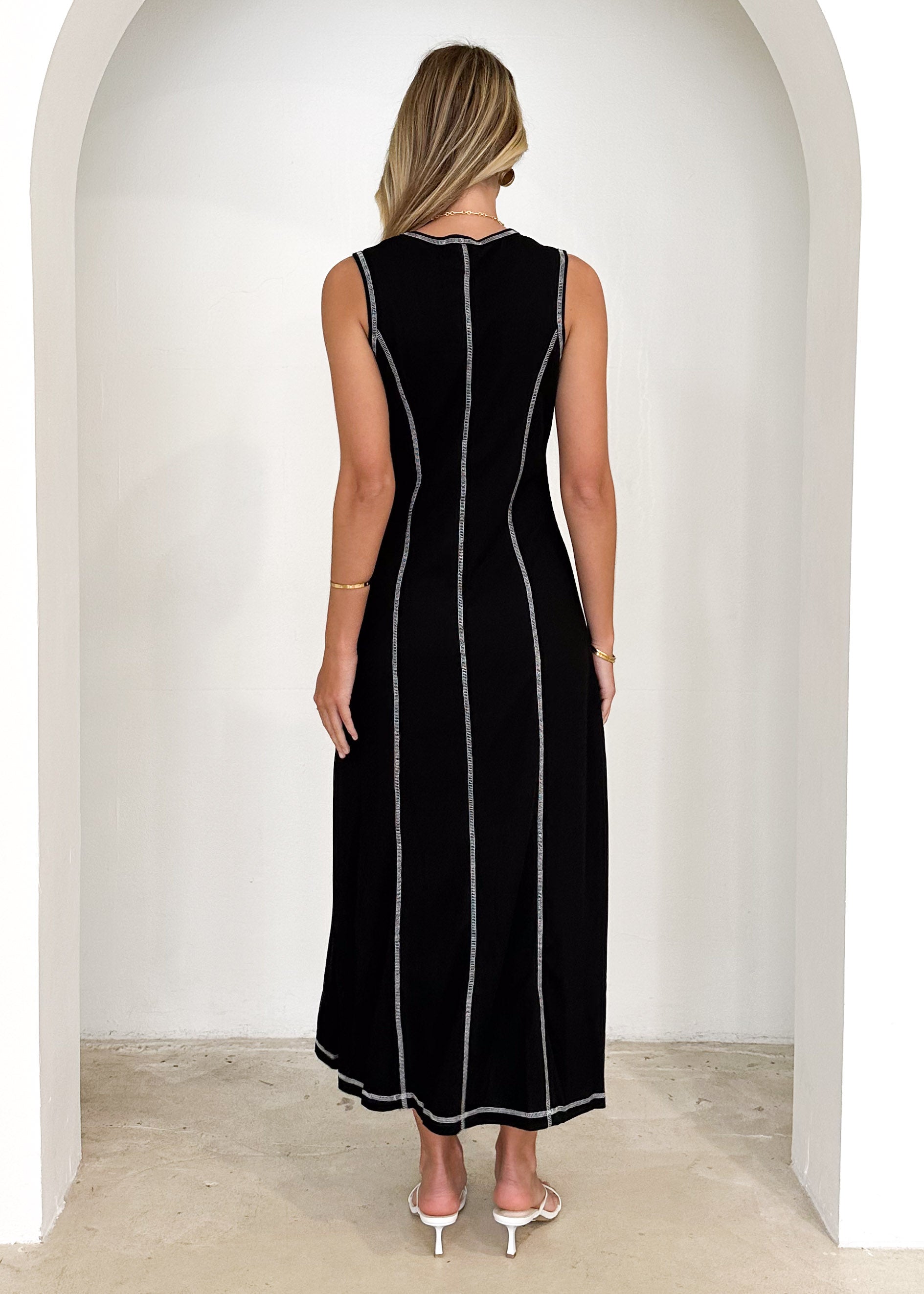 Beroinio Knit Maxi Dress - Black