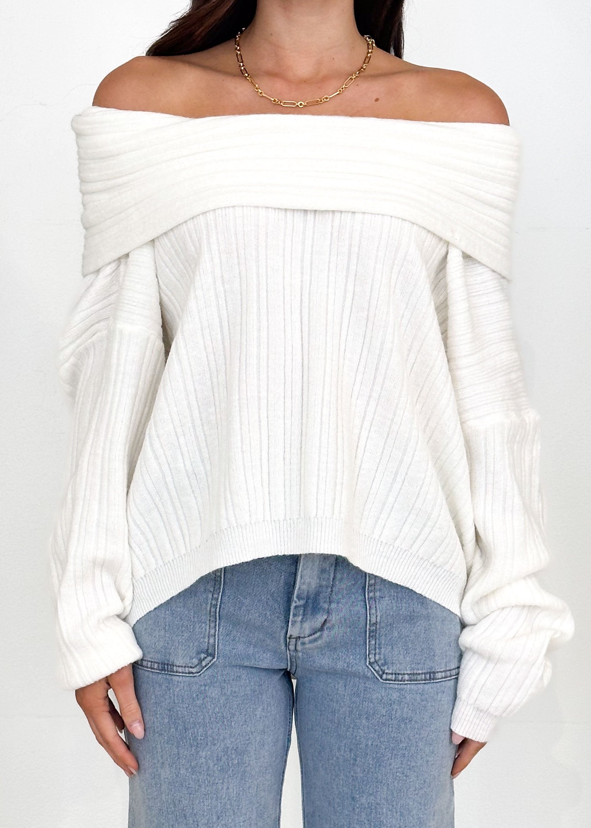 Litra Off Shoulder Sweater - Cream