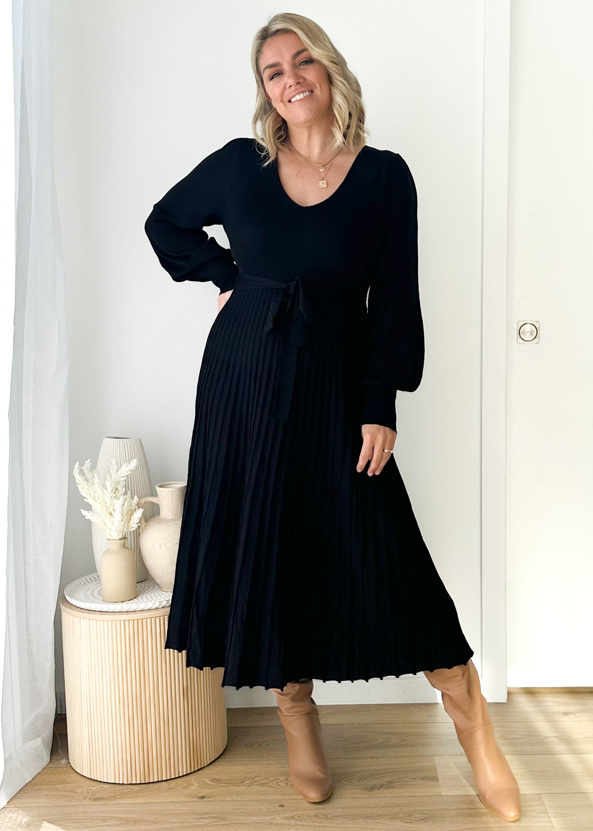 Lorrisa Knit Midi Dress - Black