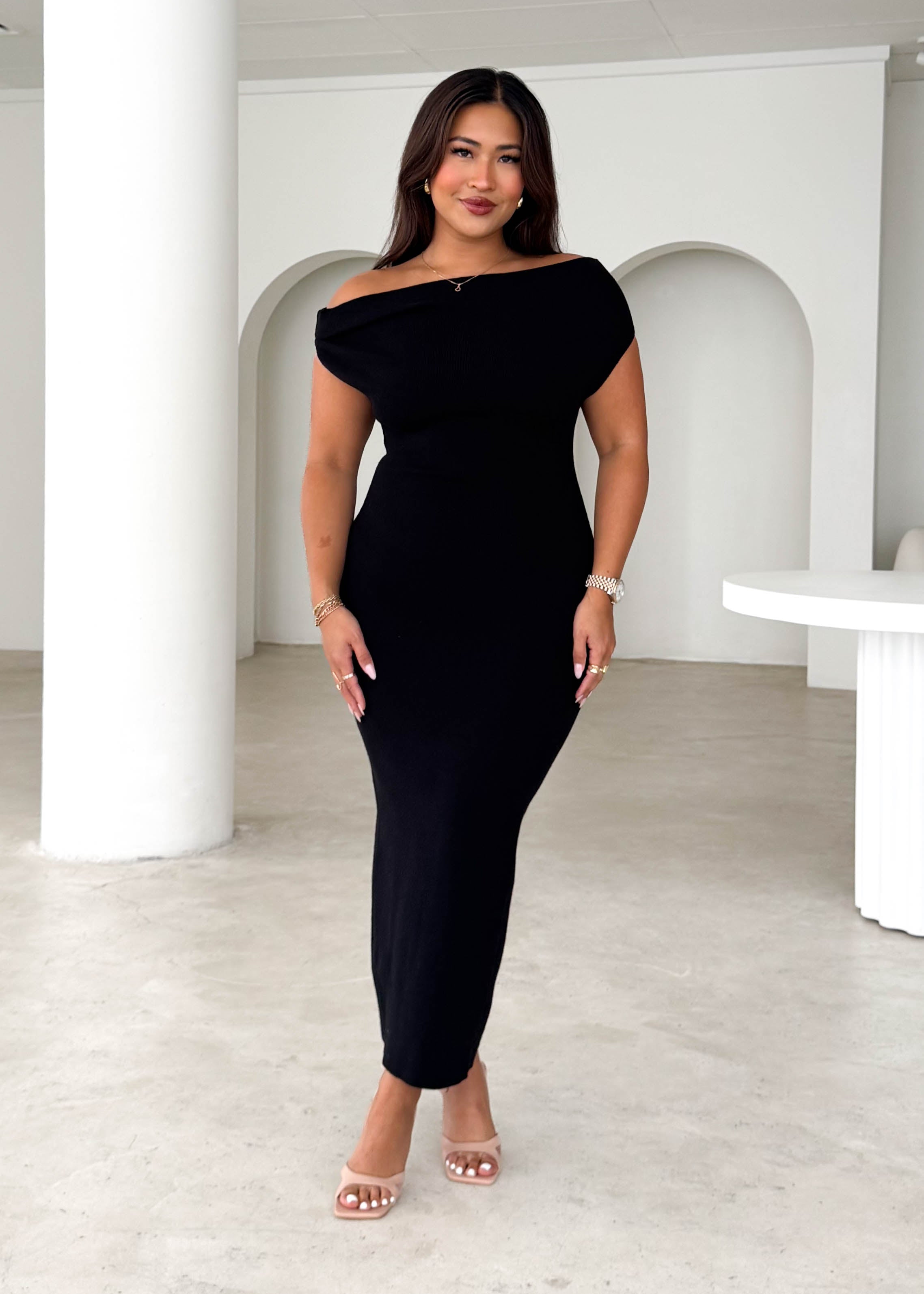 Serenade Knit Midi Dress - Black – Gingham & Heels