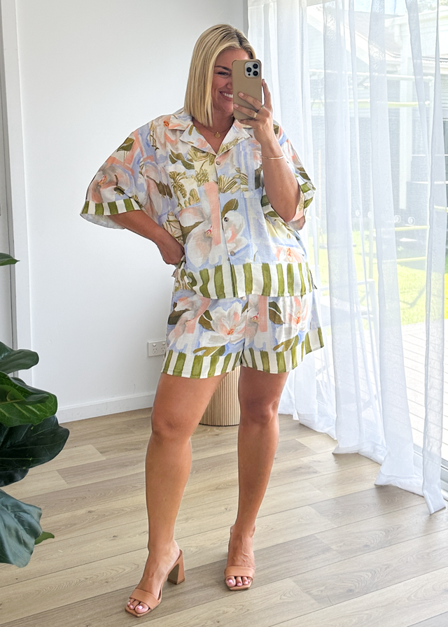 Devyn Shorts - Delphine