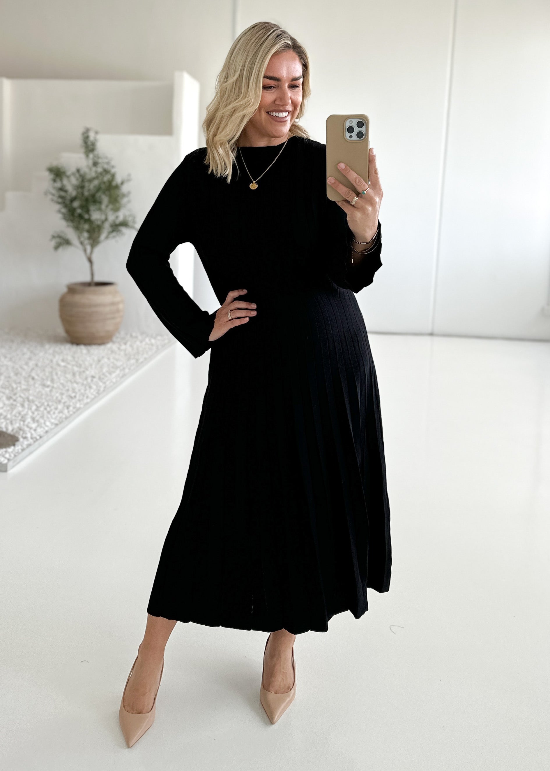 Joan Knit Maxi Dress - Black