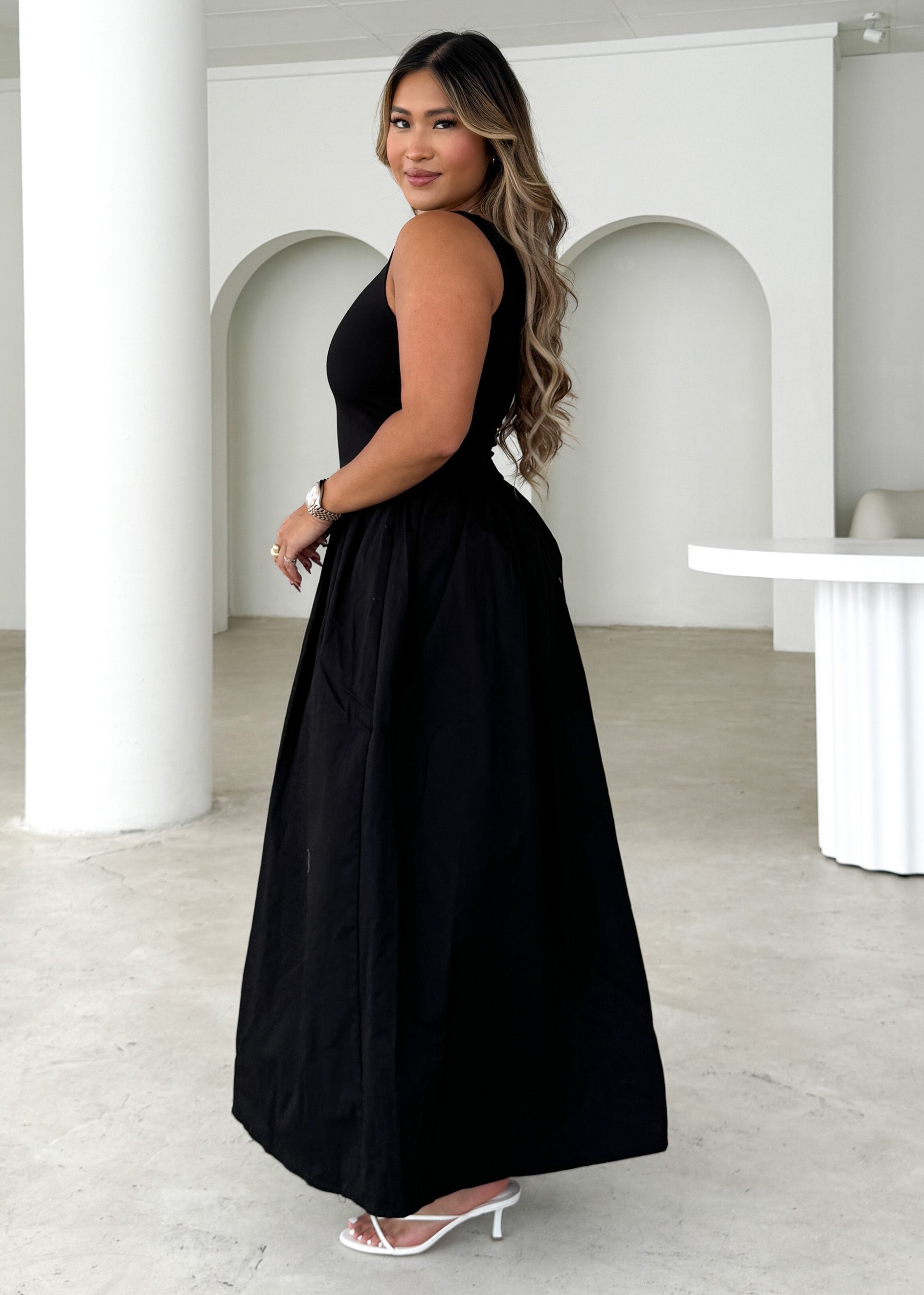 Annaleise Midi Dress - Black