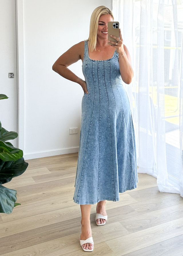 Zaydie Denim Midi Dress - Light Blue