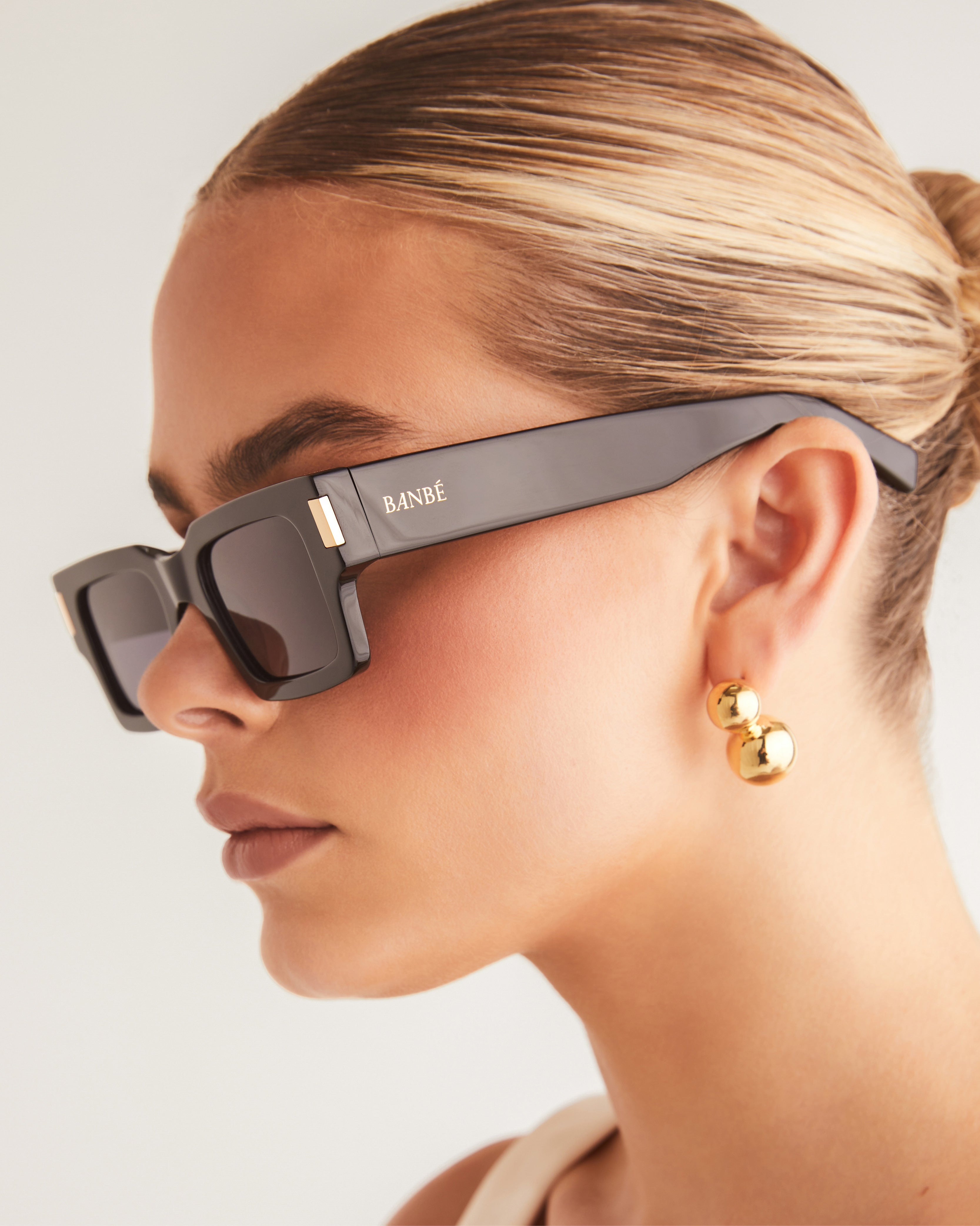 The Sara Sunglasses - Black Jet