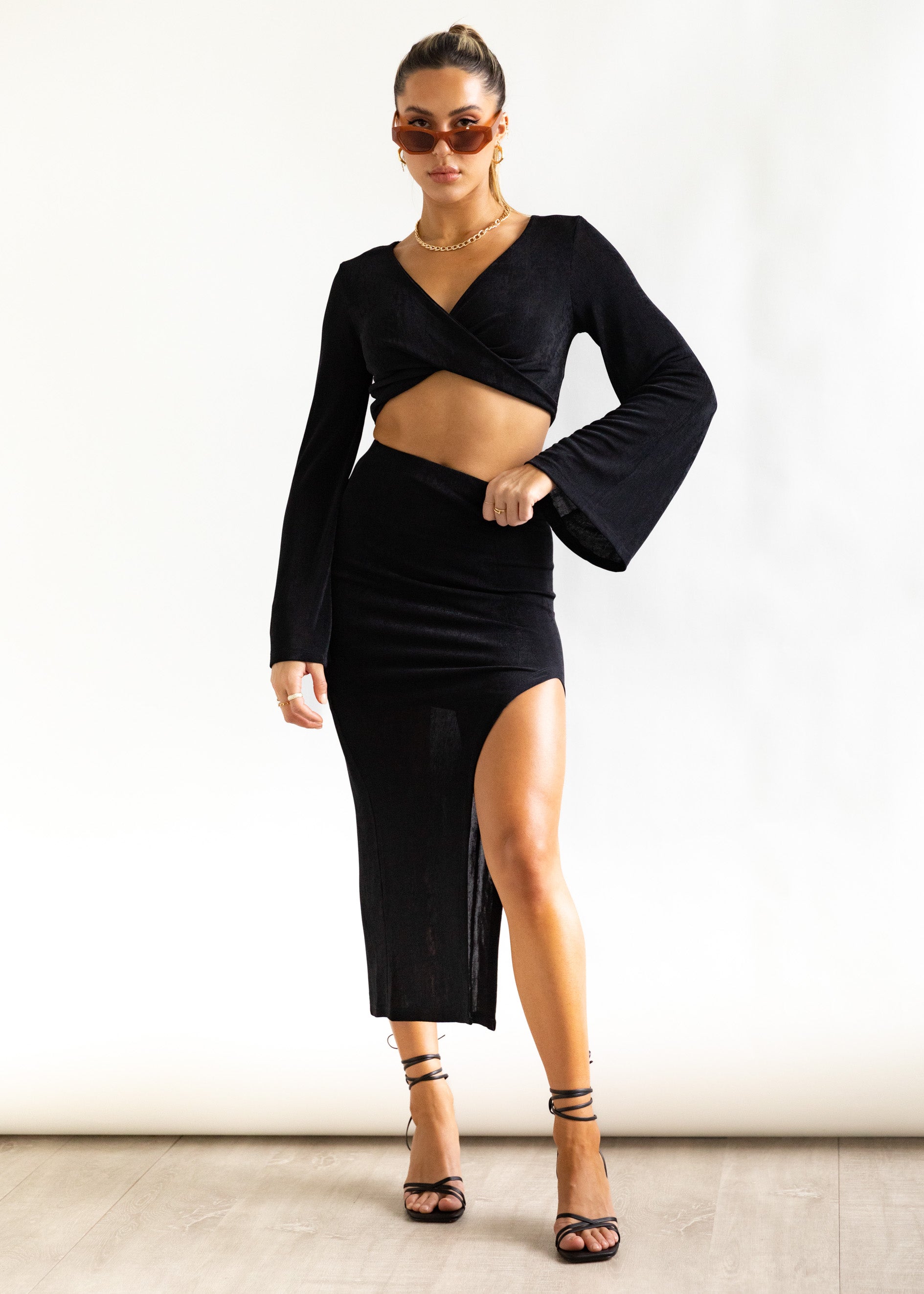 Levitate Twist Crop - Black