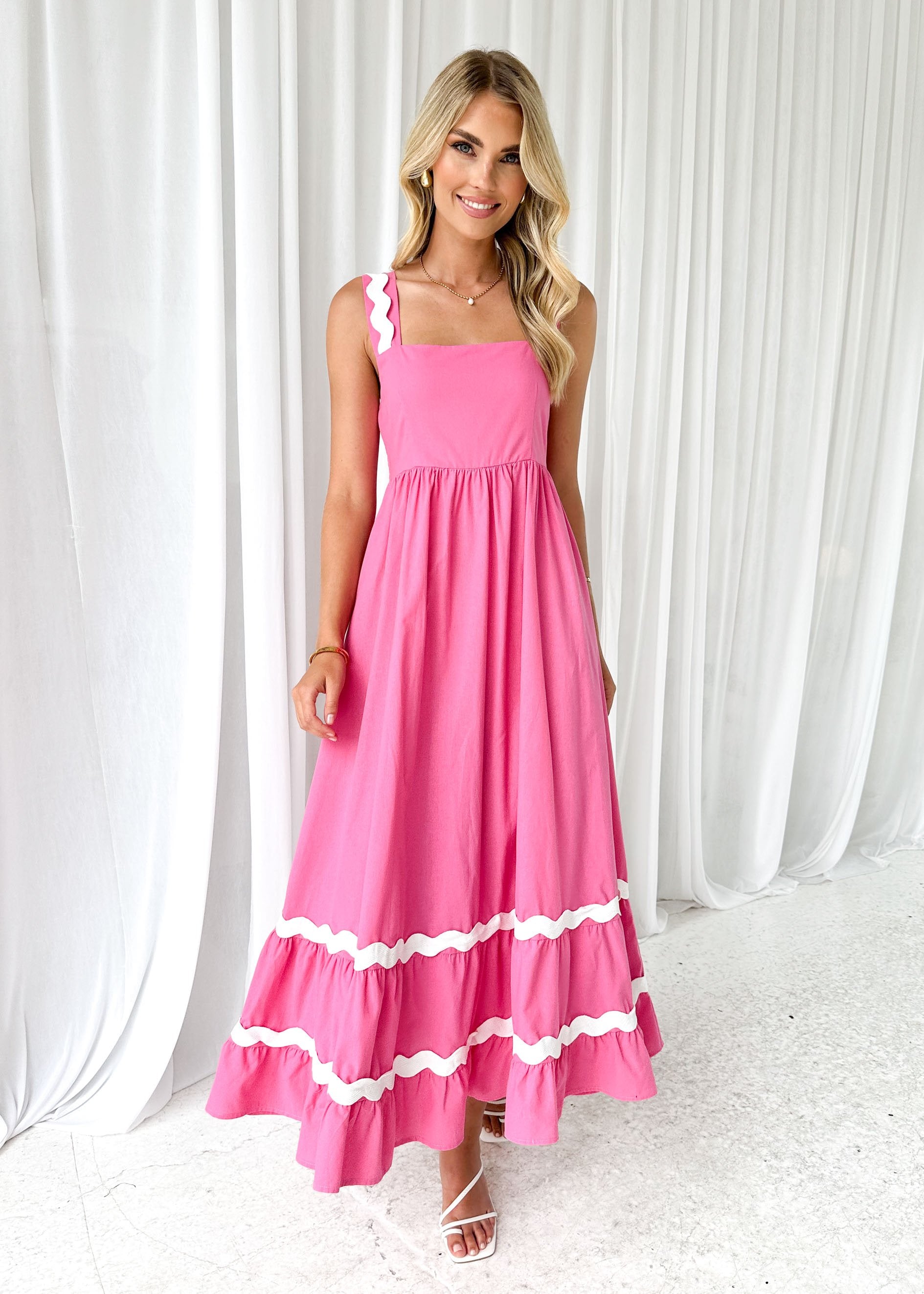 Eskrolla Maxi Dress - Pink