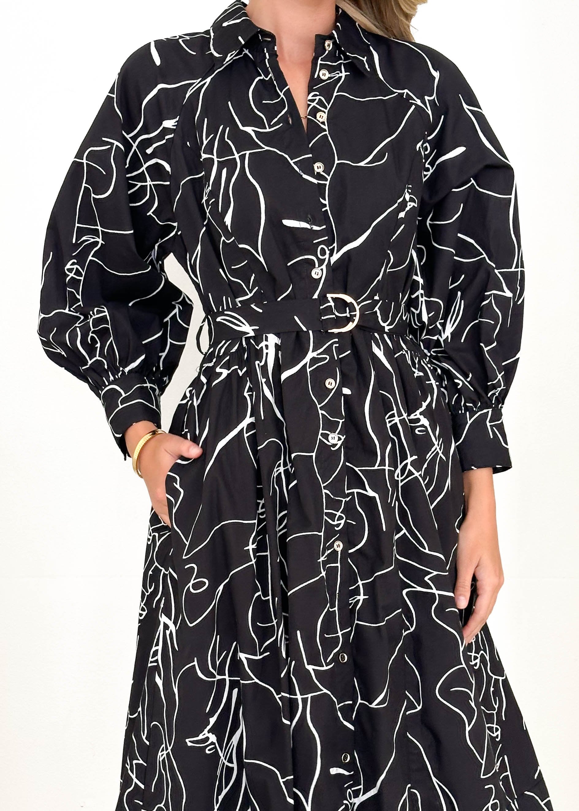 Nariam Midi Dress - Black Abstract