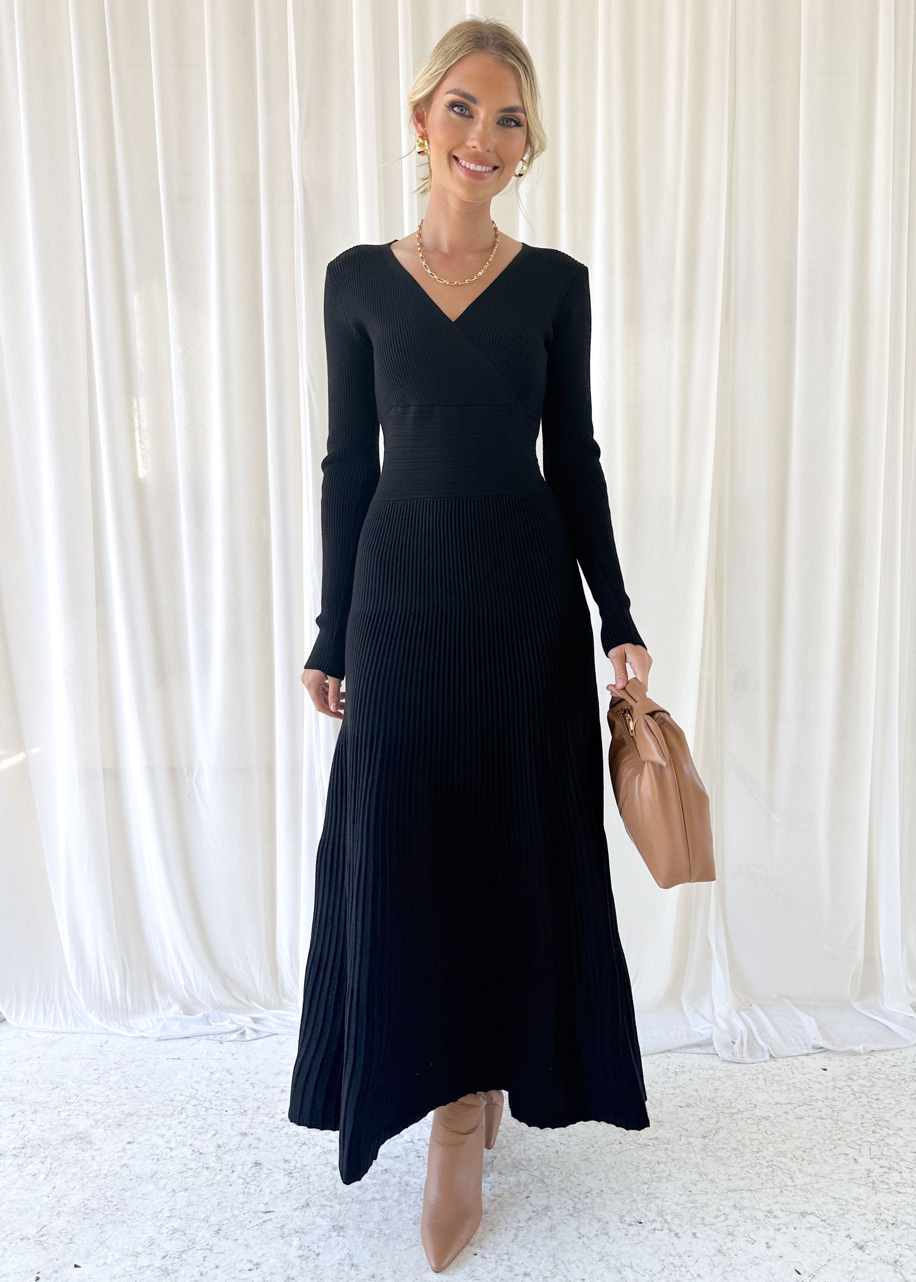 Larsah Knit Midi Dress - Black