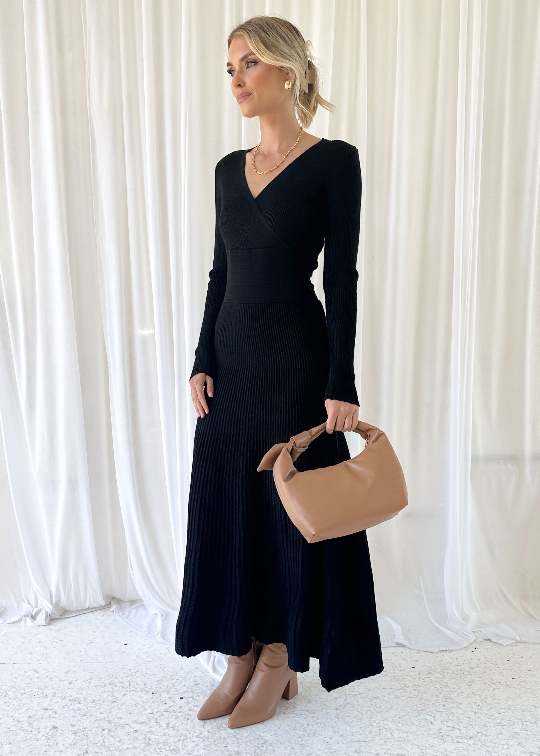 Larsah Knit Midi Dress - Black