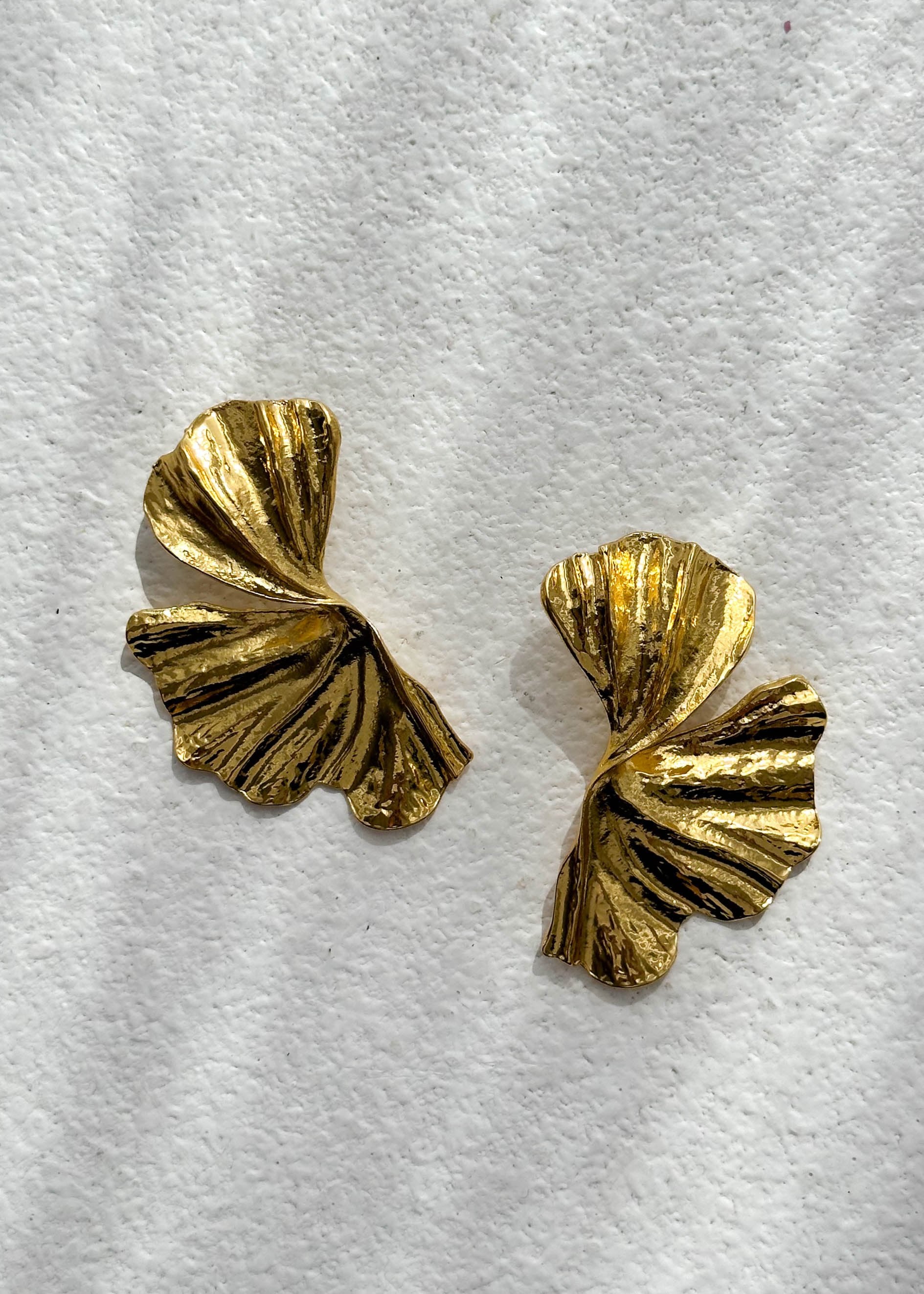 Pelto Earrings - Gold