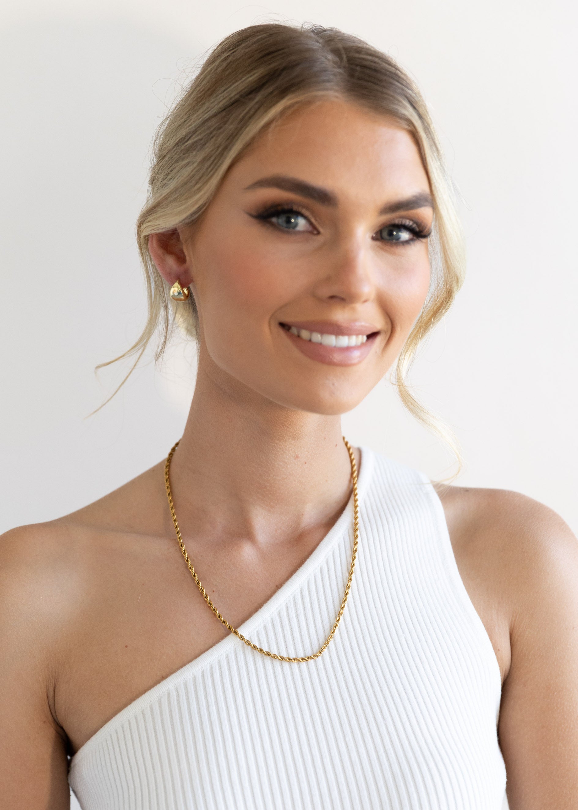 Leisha Earrings - Gold