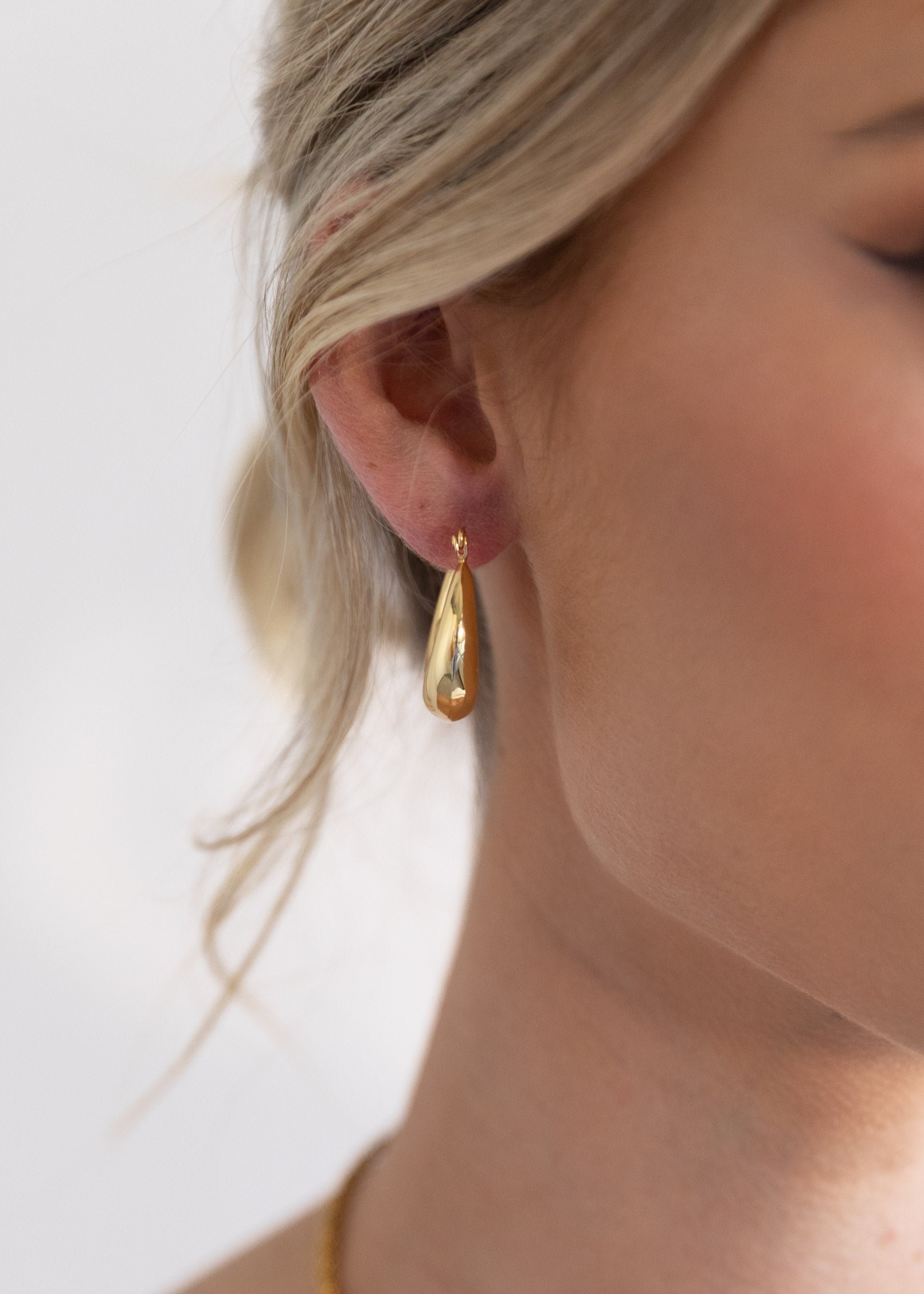 Claudina Earrings - Gold